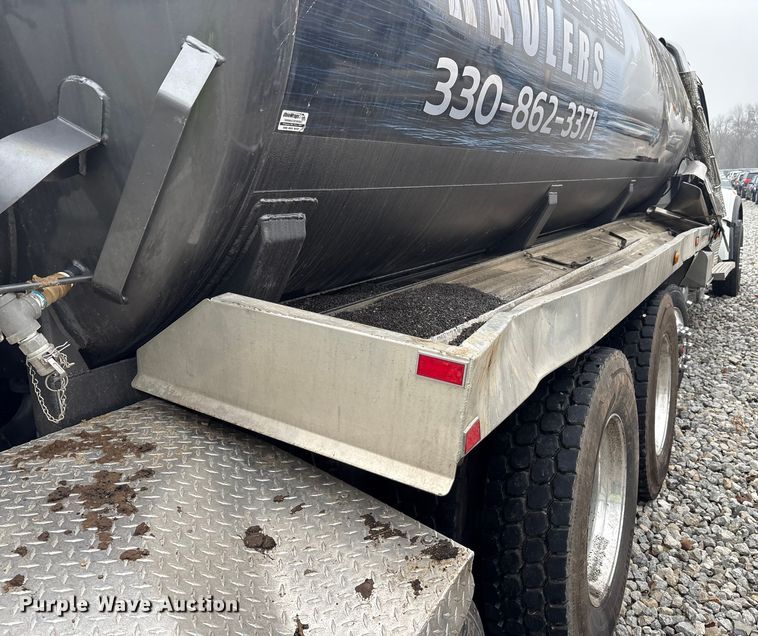 image for item YA1887 2026 Peterbilt 567 vacuum truck