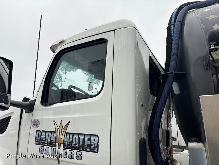 image for item YA1887 2026 Peterbilt 567 vacuum truck