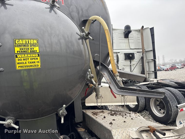 image for item YA1887 2026 Peterbilt 567 vacuum truck