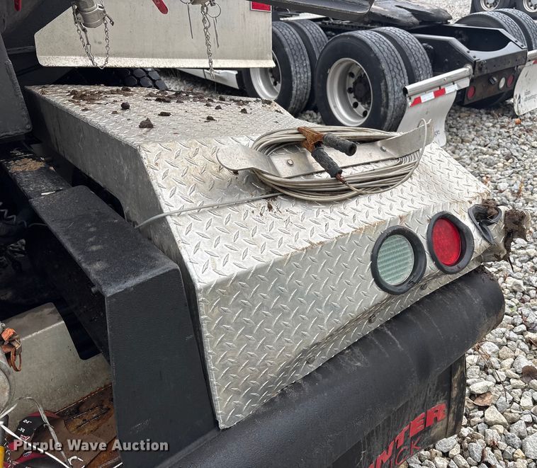 image for item YA1887 2026 Peterbilt 567 vacuum truck