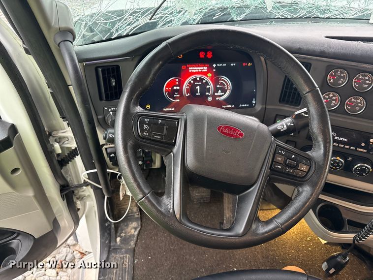 image for item YA1887 2026 Peterbilt 567 vacuum truck