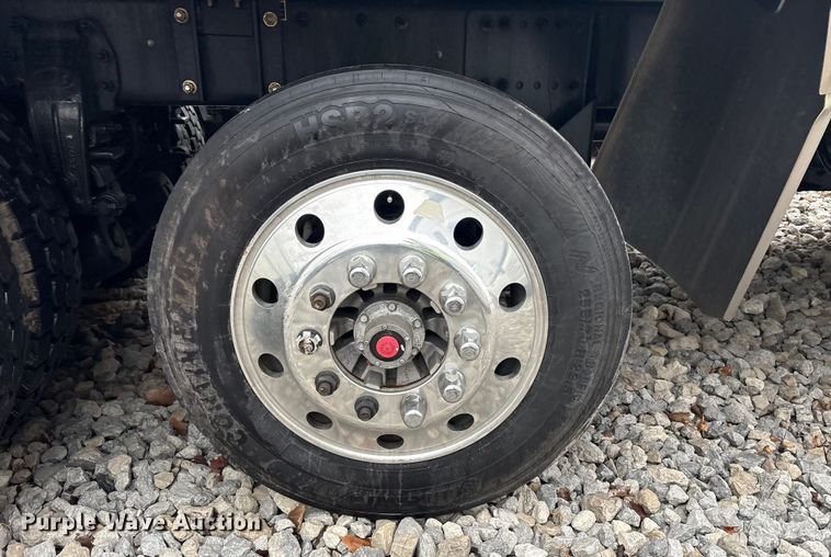 image for item YA1887 2026 Peterbilt 567 vacuum truck