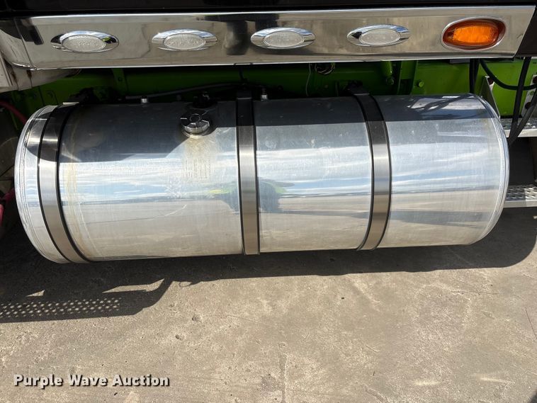 image for item YA2272 2024 International HX520 semi truck