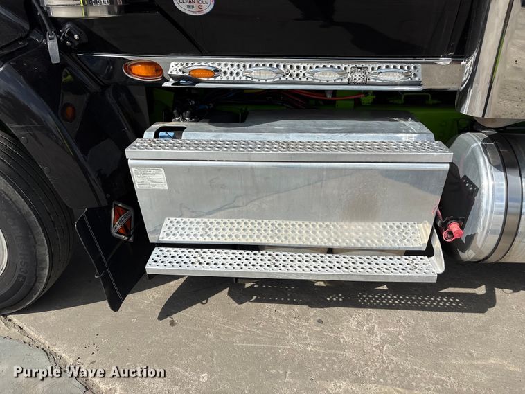 image for item YA2272 2024 International HX520 semi truck