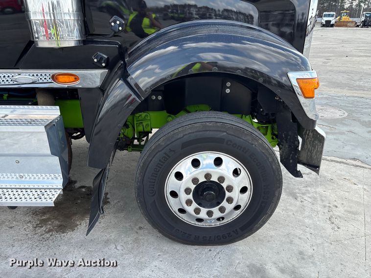 image for item YA2272 2024 International HX520 semi truck