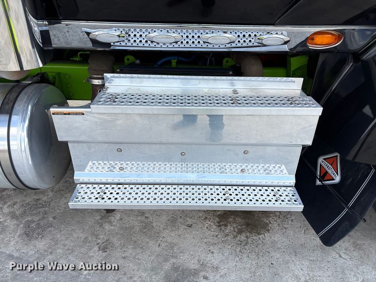 image for item YA2272 2024 International HX520 semi truck