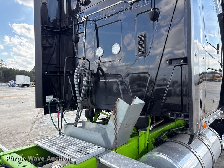 image for item YA2272 2024 International HX520 semi truck