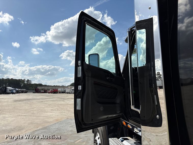 image for item YA2272 2024 International HX520 semi truck