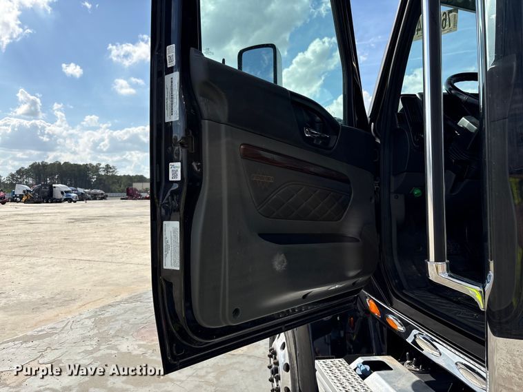 image for item YA2272 2024 International HX520 semi truck