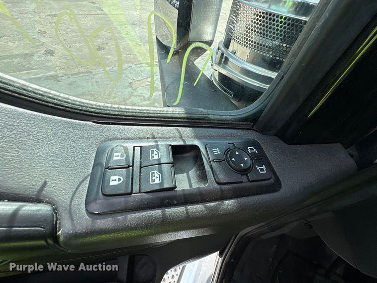 image for item YA2272 2024 International HX520 semi truck