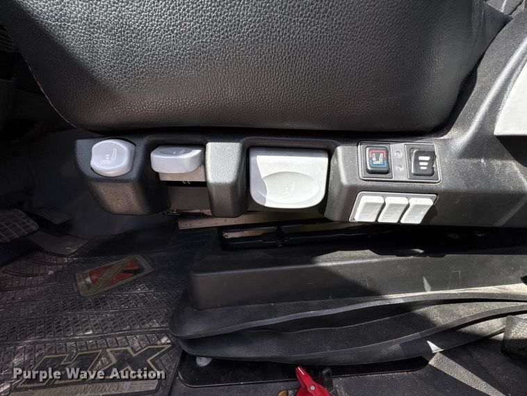 image for item YA2272 2024 International HX520 semi truck