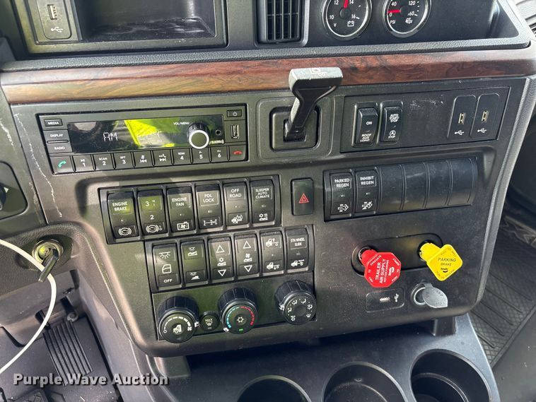 image for item YA2272 2024 International HX520 semi truck