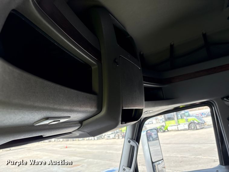 image for item YA2272 2024 International HX520 semi truck