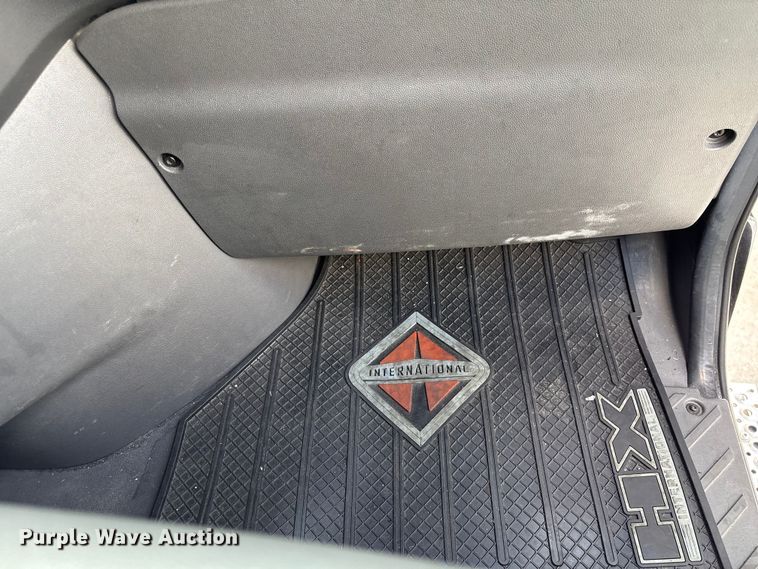 image for item YA2272 2024 International HX520 semi truck