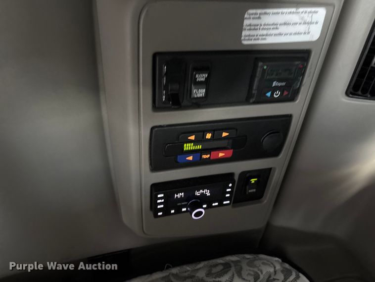 image for item YA2272 2024 International HX520 semi truck