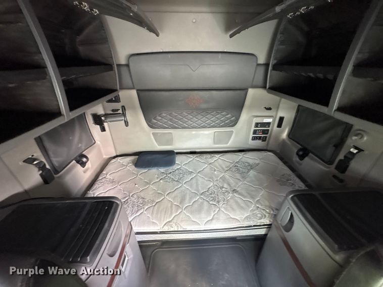 image for item YA2272 2024 International HX520 semi truck