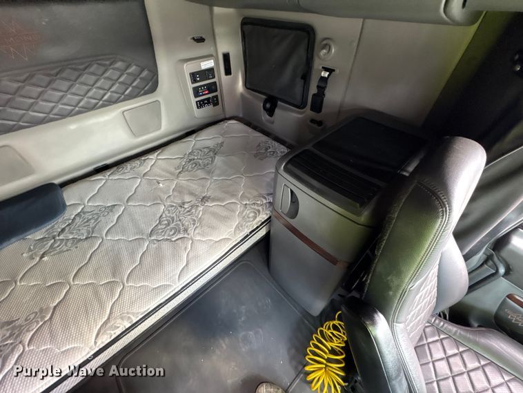 image for item YA2272 2024 International HX520 semi truck