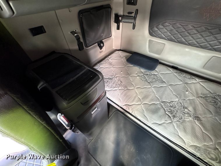 image for item YA2272 2024 International HX520 semi truck