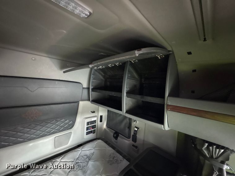 image for item YA2272 2024 International HX520 semi truck