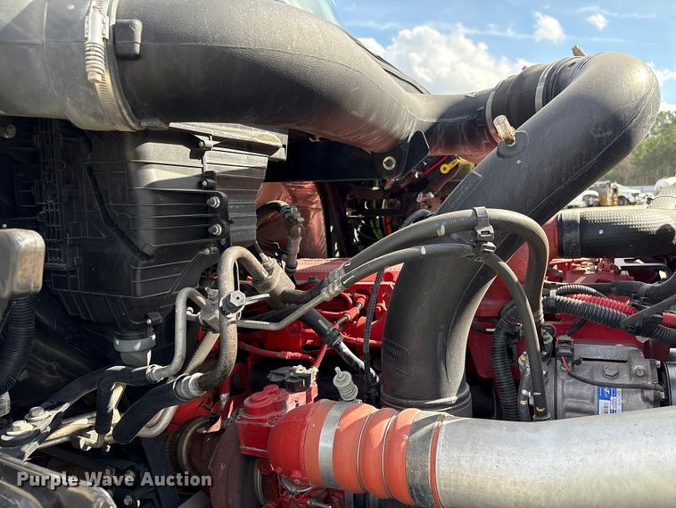 image for item YA2272 2024 International HX520 semi truck