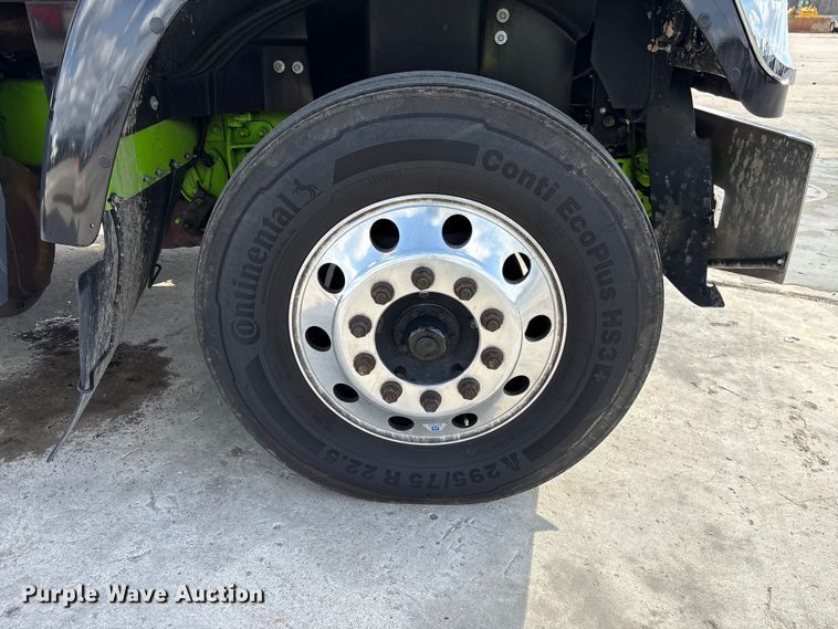 image for item YA2272 2024 International HX520 semi truck