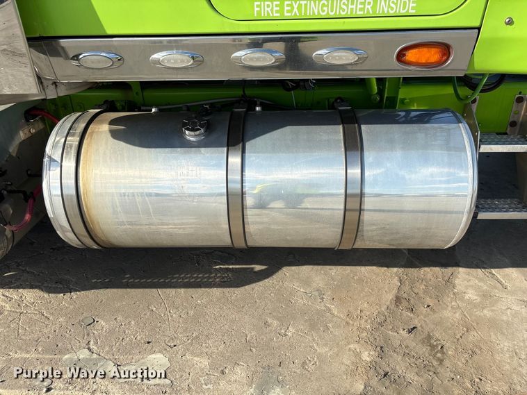 image for item YA2273 2023 International HX520 semi truck