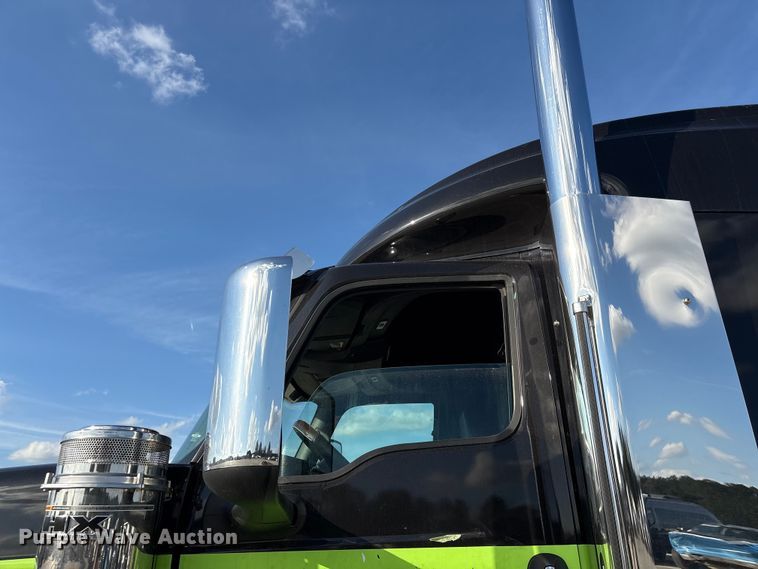 image for item YA2273 2023 International HX520 semi truck