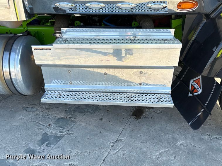 image for item YA2273 2023 International HX520 semi truck