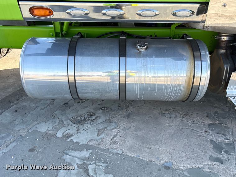 image for item YA2273 2023 International HX520 semi truck