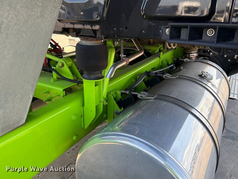 image for item YA2273 2023 International HX520 semi truck