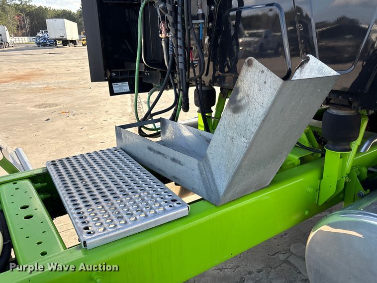 image for item YA2273 2023 International HX520 semi truck