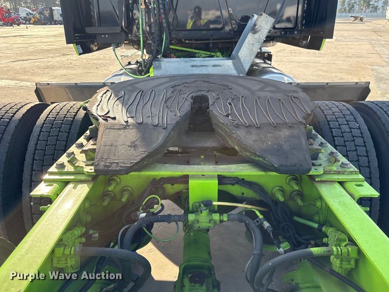 image for item YA2273 2023 International HX520 semi truck