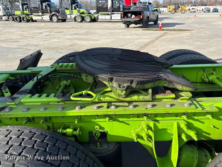 image for item YA2273 2023 International HX520 semi truck