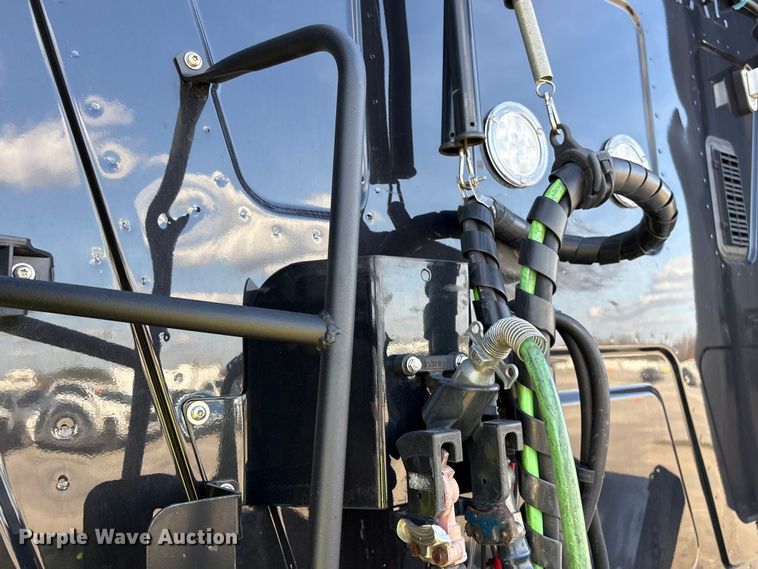 image for item YA2273 2023 International HX520 semi truck