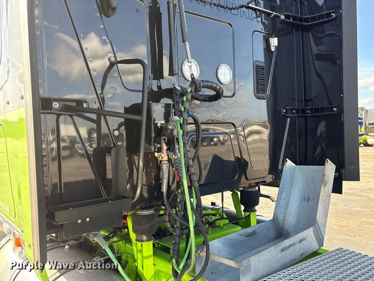 image for item YA2273 2023 International HX520 semi truck