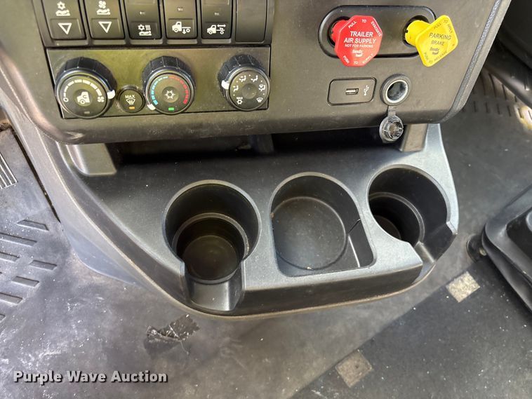 image for item YA2273 2023 International HX520 semi truck