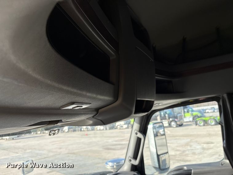 image for item YA2273 2023 International HX520 semi truck