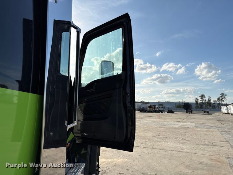 image for item YA2273 2023 International HX520 semi truck