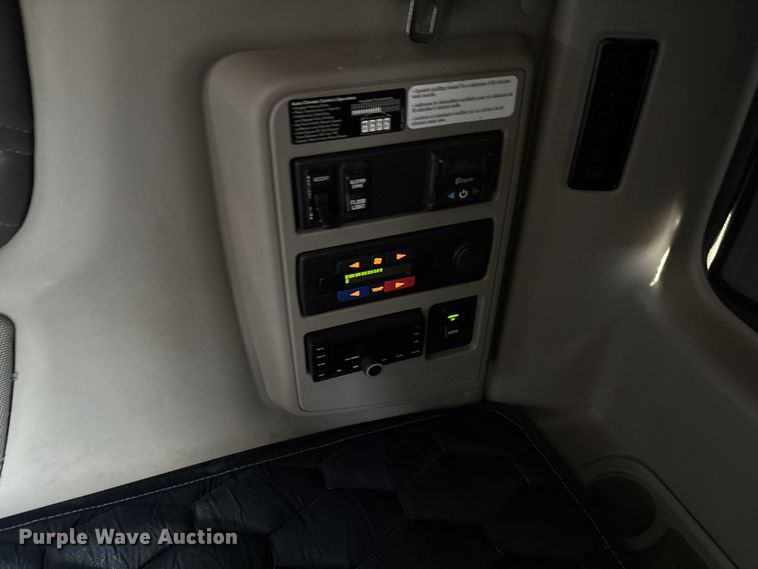 image for item YA2273 2023 International HX520 semi truck