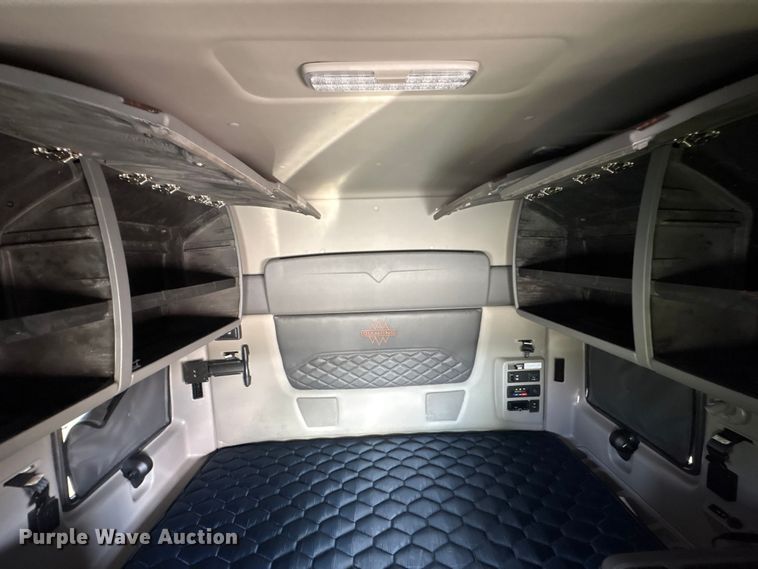 image for item YA2273 2023 International HX520 semi truck