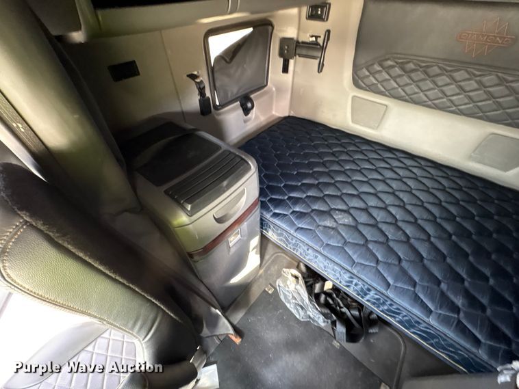 image for item YA2273 2023 International HX520 semi truck