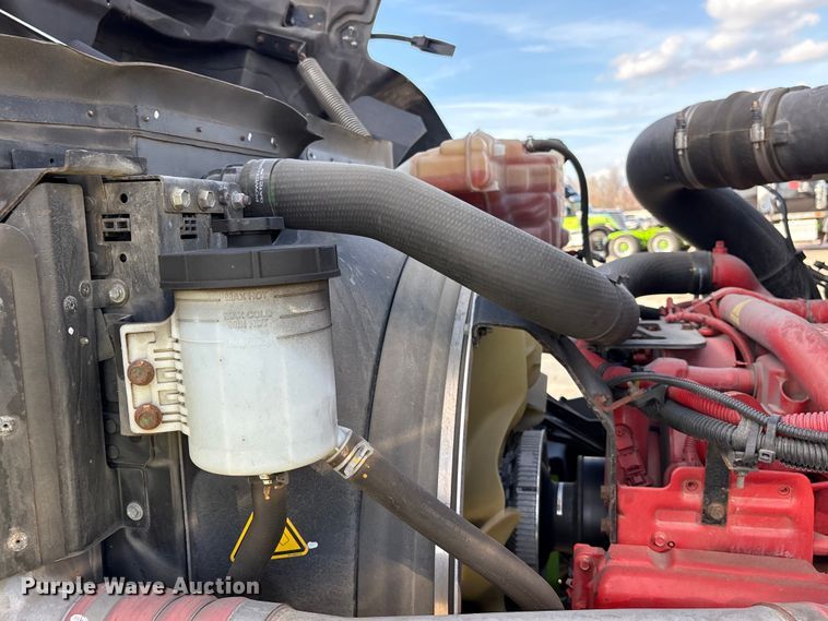 image for item YA2273 2023 International HX520 semi truck