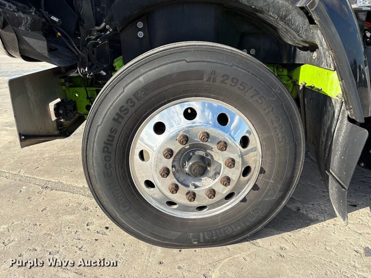 image for item YA2273 2023 International HX520 semi truck