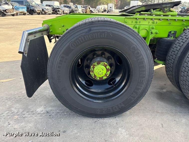 image for item YA2273 2023 International HX520 semi truck