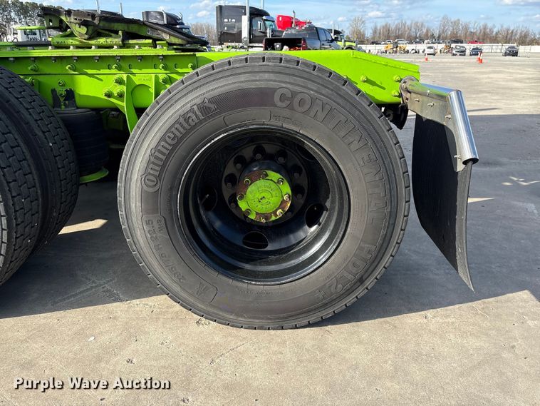 image for item YA2273 2023 International HX520 semi truck