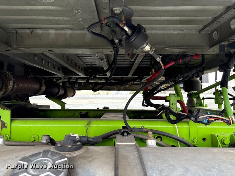 image for item YA2274 2023 International HX520 semi truck