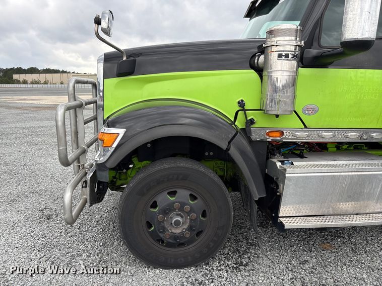 image for item YA2274 2023 International HX520 semi truck