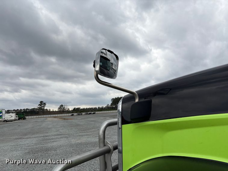 image for item YA2274 2023 International HX520 semi truck