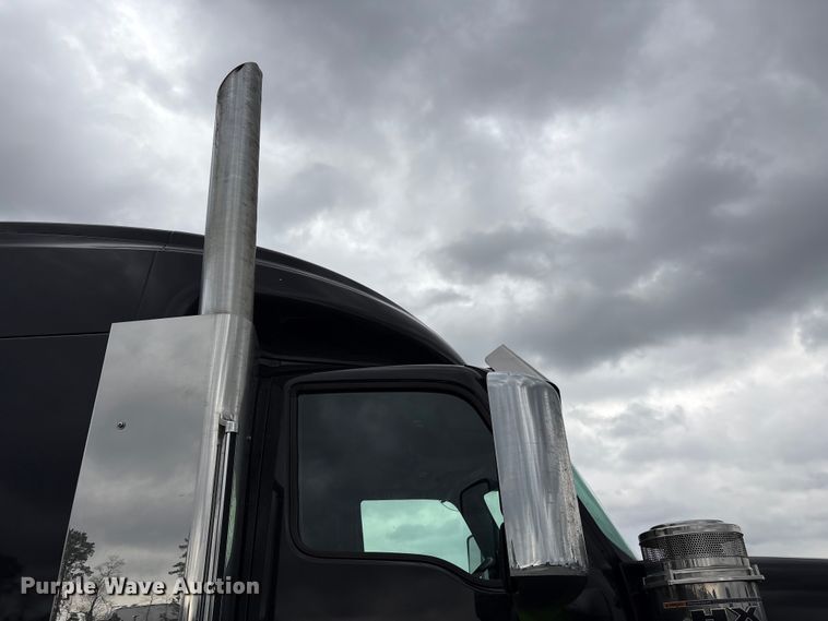 image for item YA2274 2023 International HX520 semi truck
