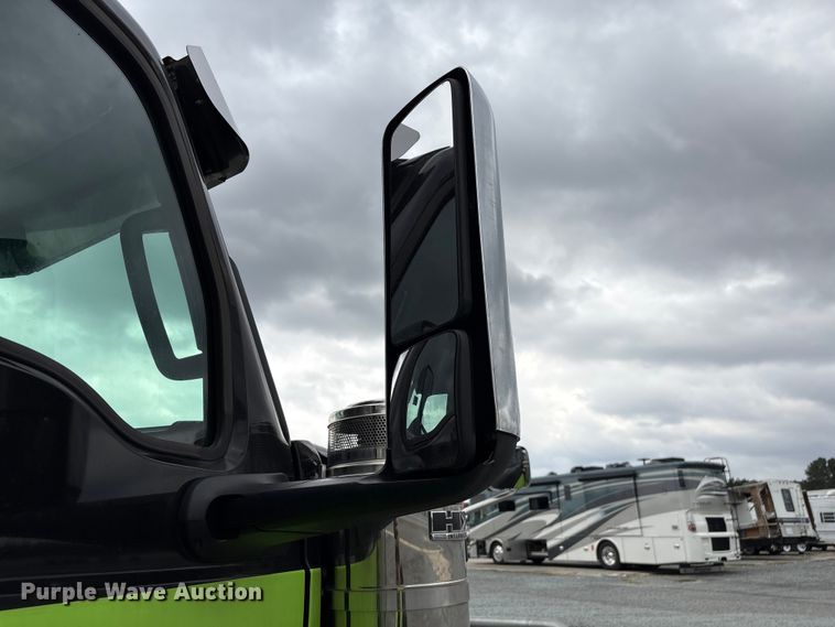 image for item YA2274 2023 International HX520 semi truck